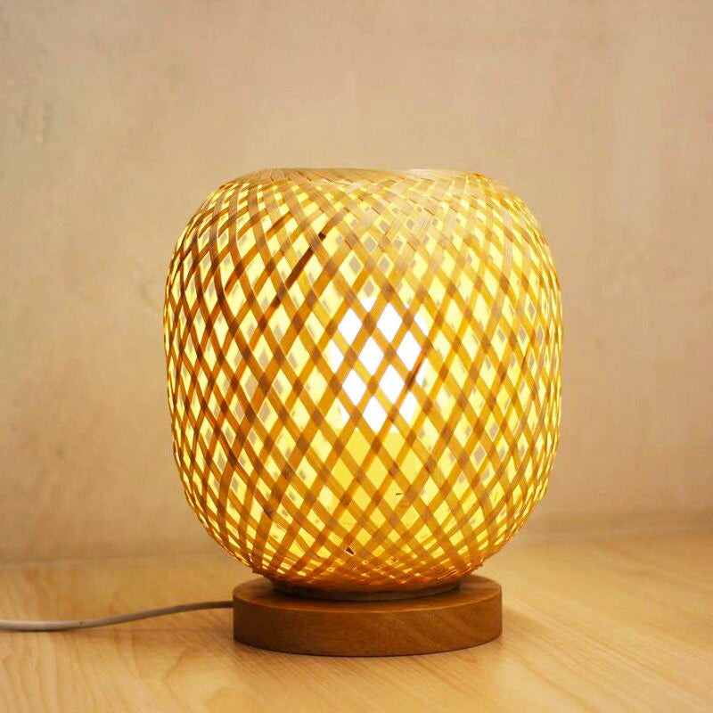 ZenGlow – Bordslampa i Bambukula med Naturlig Vävd Design