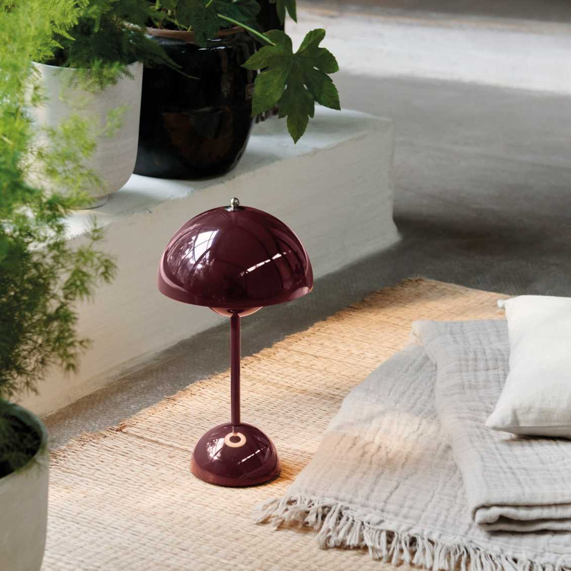 Minimalistisk LED-bordslampa – stilren stämningslampa för vardagsrum och sovrum